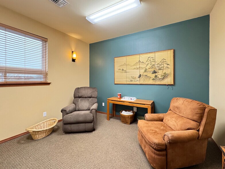 More Photos Of 534 N 5th Ave, Sequim Medical For Lease