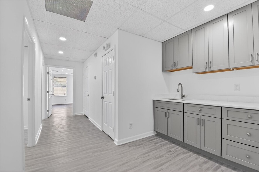 More Photos Of 8607-8609 2nd Ave, Silver Spring Medical For Sale