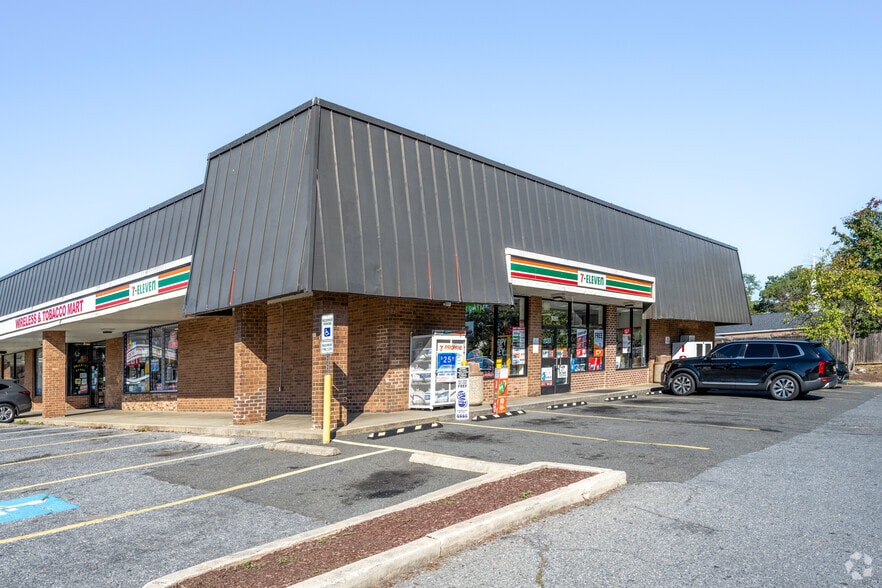 Primary Photo Of 9201-9231 Oxon Hill Rd, Fort Washington Unknown For Lease