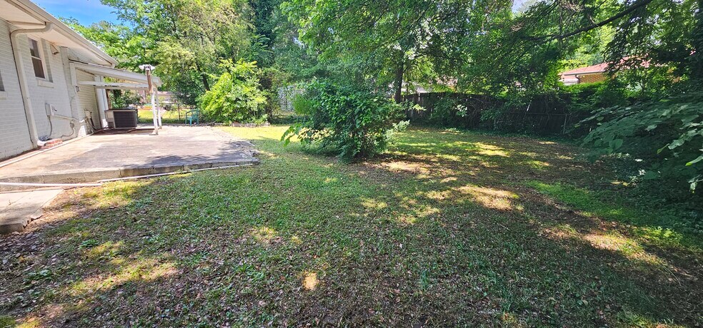 More Photos Of 3223 Shallowford Rd, Atlanta Office For Lease