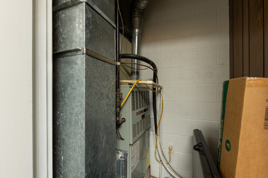 More Photos Of 20310 Main St E, Huntingdon Storefront For Sale