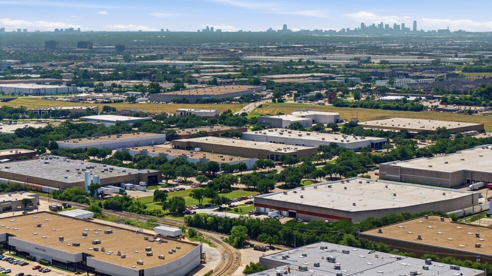 More Photos Of 13755-13775 Benchmark Dr, Farmers Branch Warehouse For Lease