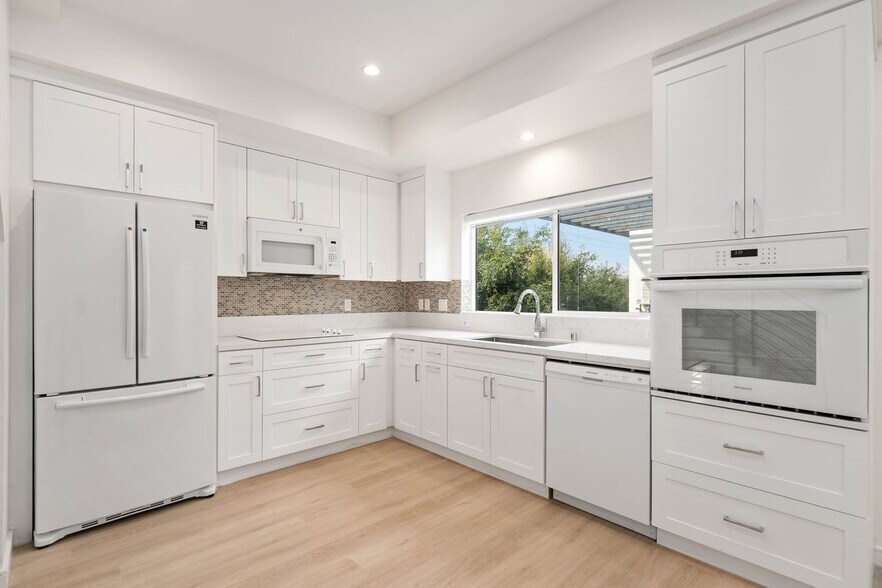 More Photos Of 1187 Crenshaw Blvd, Los Angeles Apartments For Sale