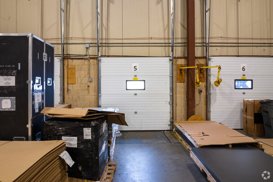 More Photos Of 11 Forest Pky, Shelton Warehouse For Lease