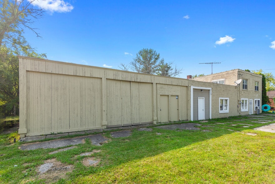 More Photos Of 3279 Emmett Rd, Emmett Multifamily For Sale