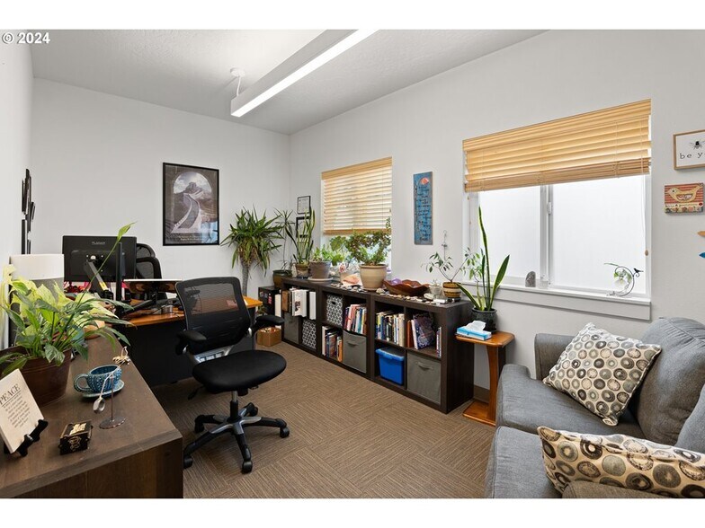 More Photos Of 1445 8th St, Florence Medical For Sale