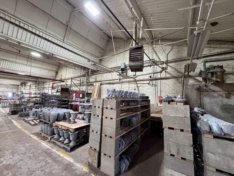 More Photos Of 510 N Pearl St, Macomb Industrial For Sale