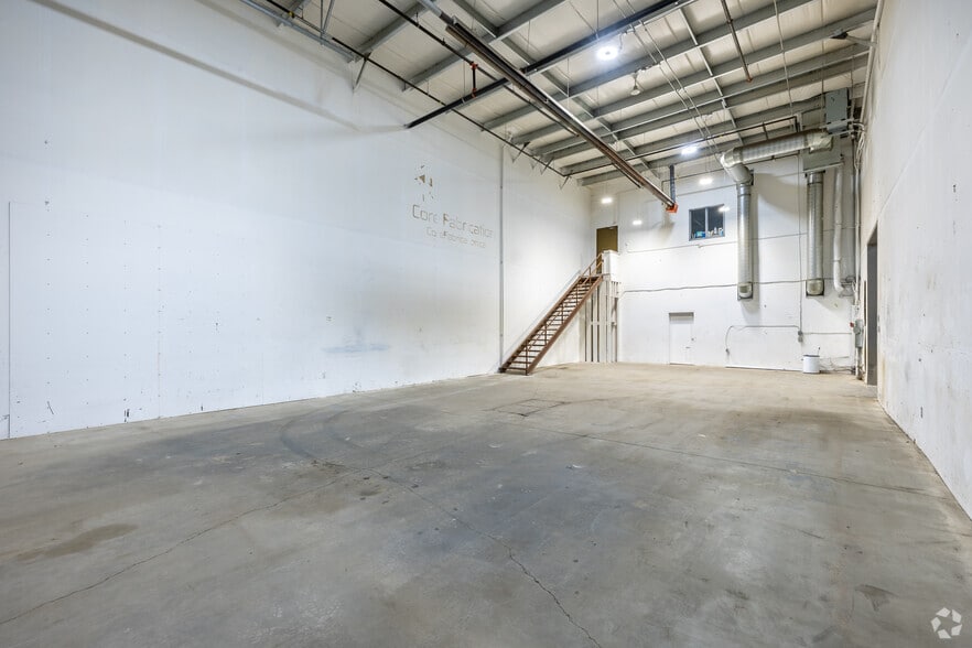 More Photos Of 8800 Venture Av SE, Calgary Warehouse For Lease