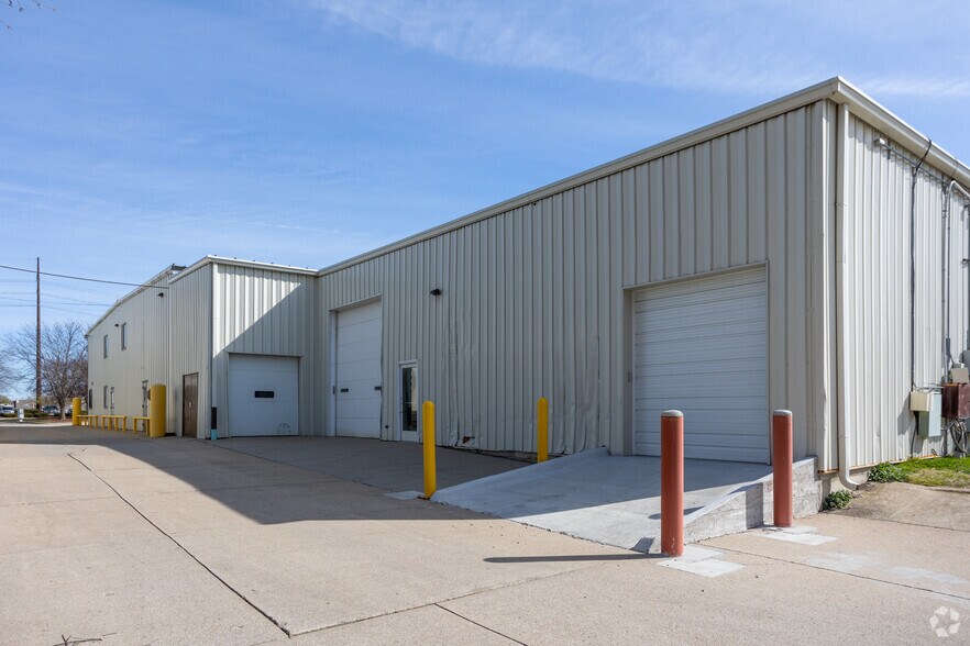 More Photos Of 2010 SE Delaware Ave, Ankeny Unknown For Lease