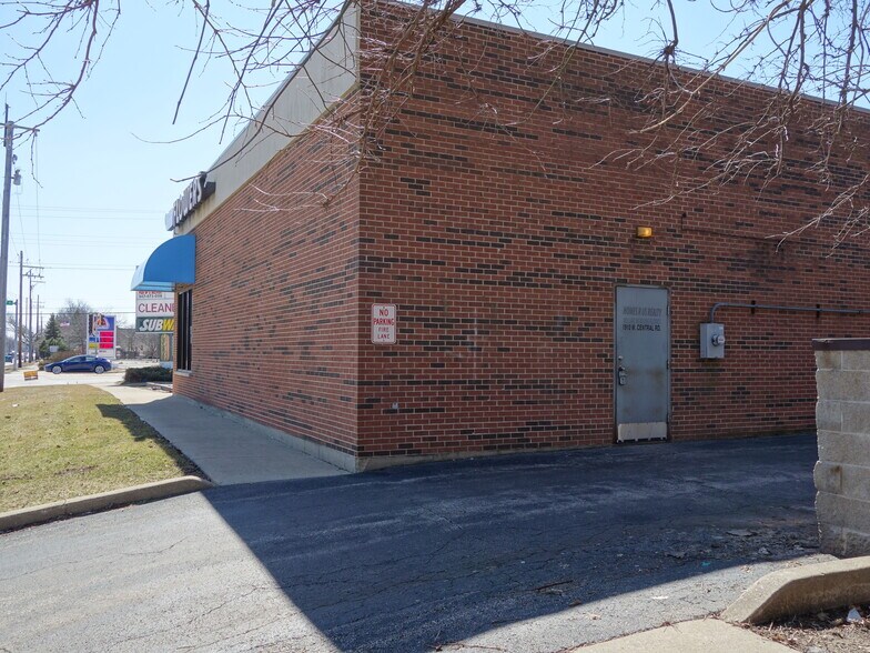 More Photos Of 1910-1990 Central Rd, Rolling Meadows Freestanding For Lease