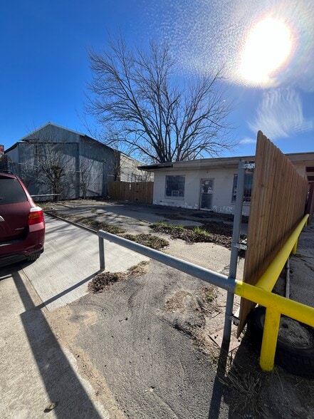 More Photos Of 3354 Mansfield Hwy, Forest Hill General Retail For Sale