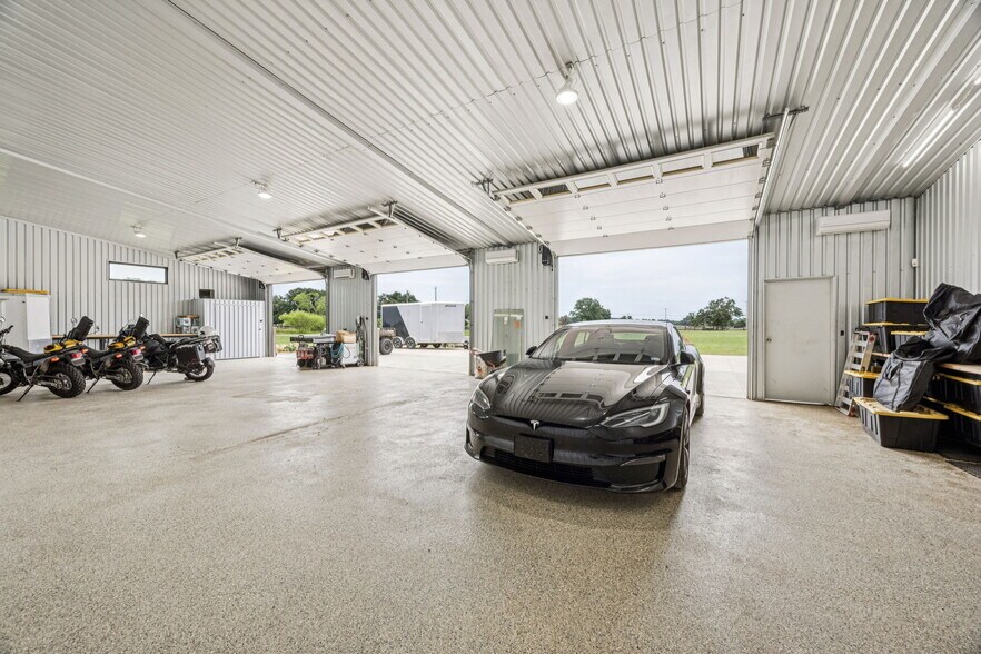 More Photos Of 863 VZ County Road 1508, Van Airplane Hangar For Sale
