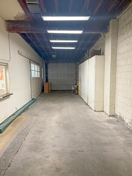 More Photos Of 1229 Main St, Sumner Freestanding For Sale