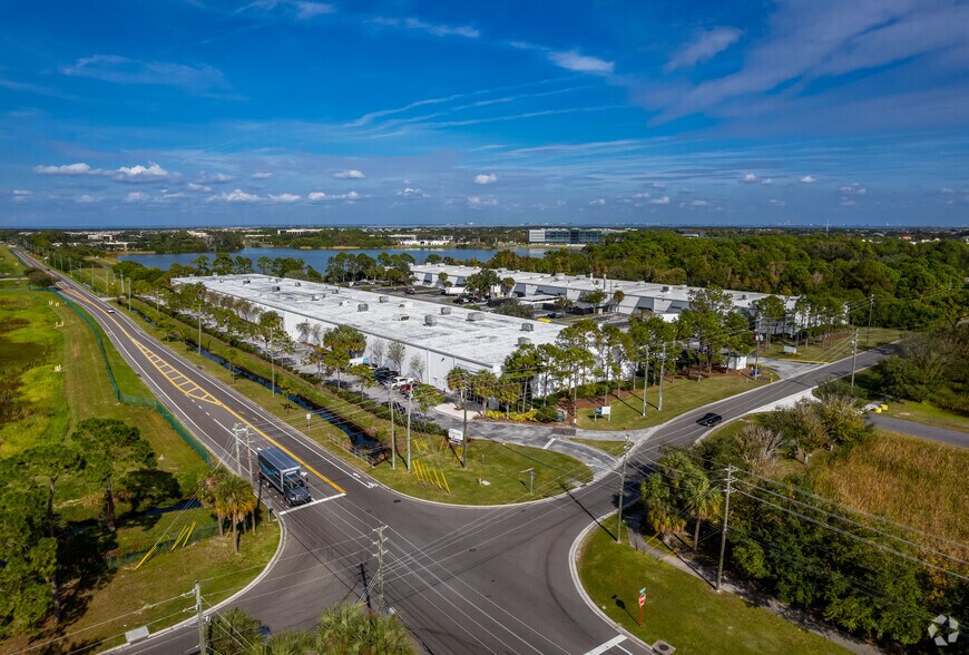 More Photos Of 1551 102nd Ave N, Saint Petersburg Manufacturing For Lease