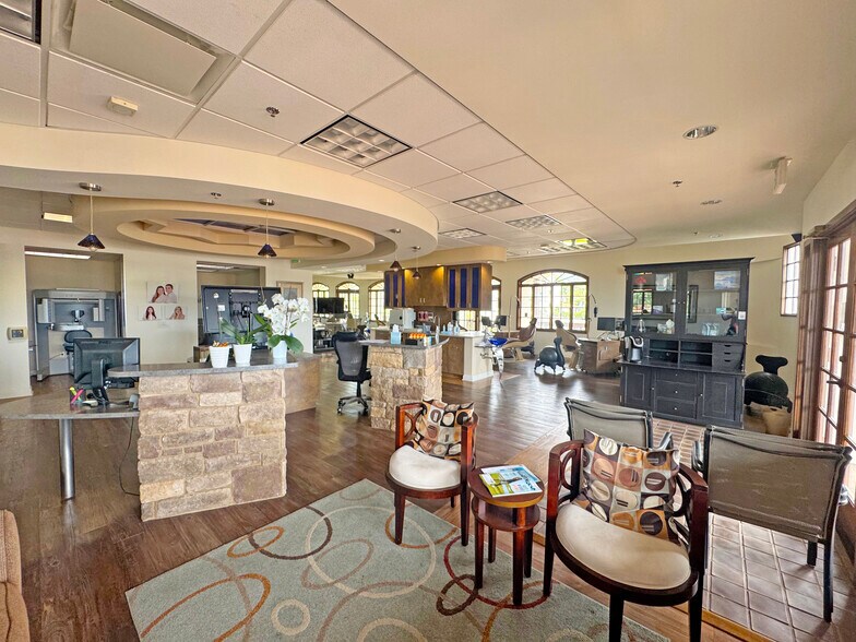 More Photos Of 1525 State St, Santa Barbara Serviced Offices For Sale