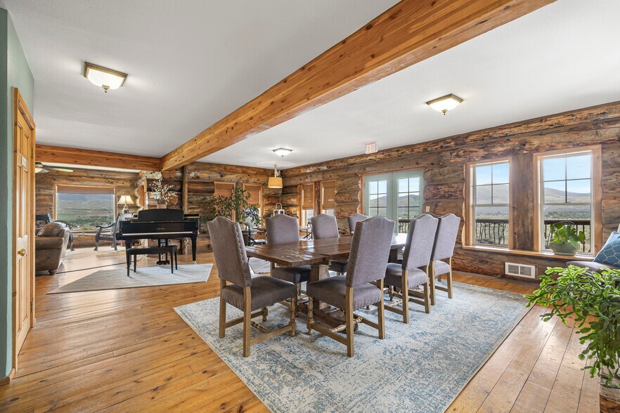 More Photos Of 13 Gott Ln, Salmon Hospitality For Sale