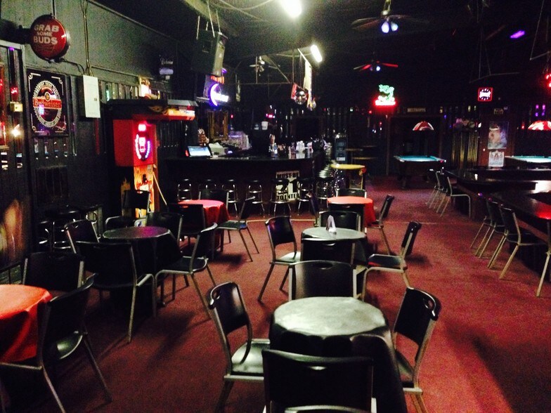 More Photos Of 9800-9806 NW Cache Rd, Lawton Freestanding For Sale