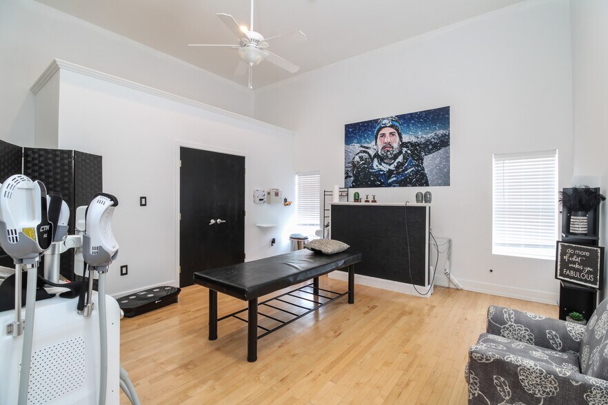 More Photos Of , Marietta General Retail For Sale