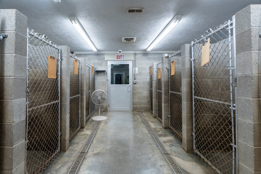 More Photos Of 602 S Court St, Marion Office For Sale