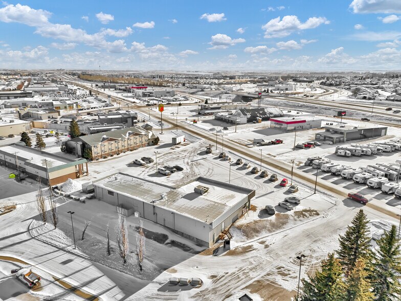 More Photos Of 1276 Trans Canada Way SE, Medicine Hat Showroom For Sale