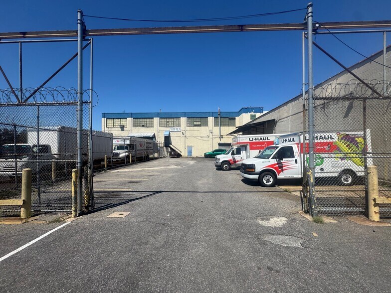 More Photos Of 3500 Review Ave, Long Island City Land For Lease