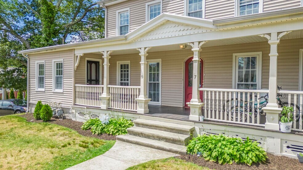 7 Whitney Ave, Trumbull, CT 06611 Apartments For Sale