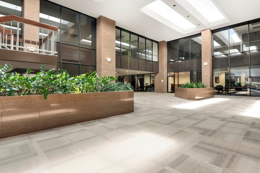 More Photos Of 5310 Harvest Hill Rd, Dallas Office For Lease