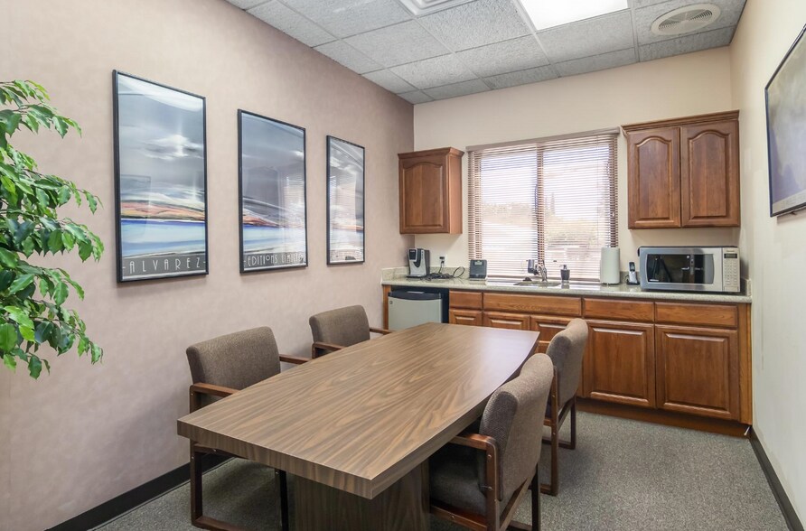 More Photos Of 17408 Chatsworth St, Granada Hills Office For Sale
