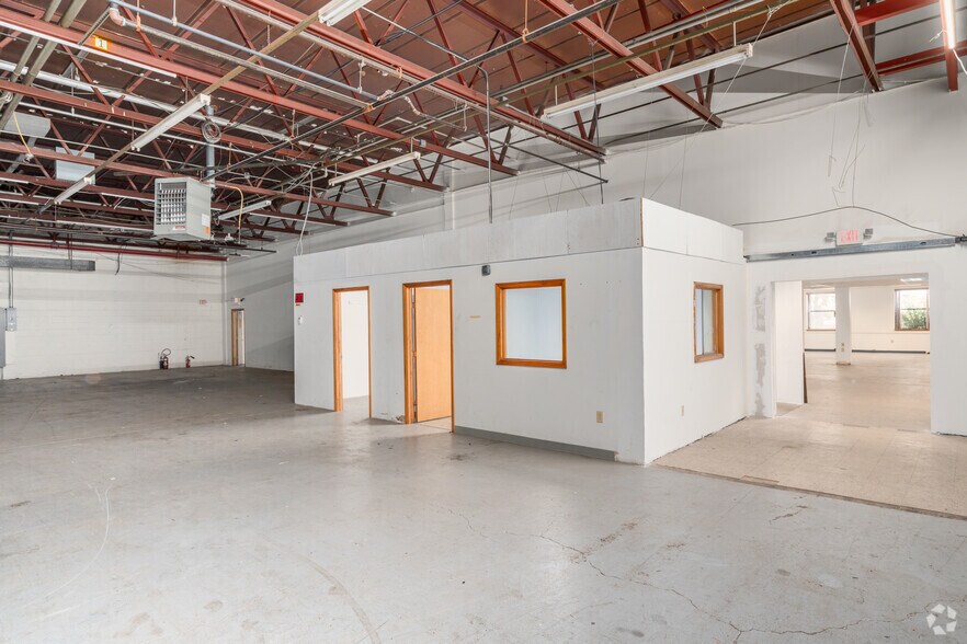 More Photos Of 600 S Poplar St, Hazleton Service For Sale