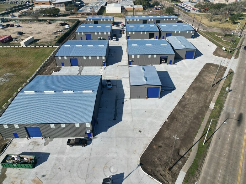 More Photos Of 3386 Red Bluff Rd., Pasadena Unknown For Lease