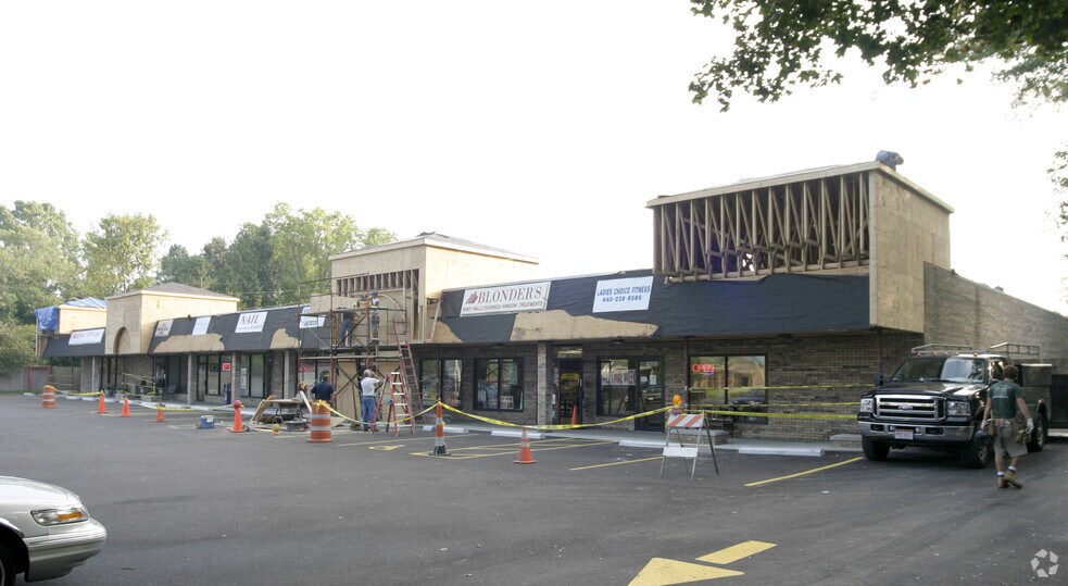 More Photos Of 16601 Pearl Rd, Strongsville Unknown For Lease