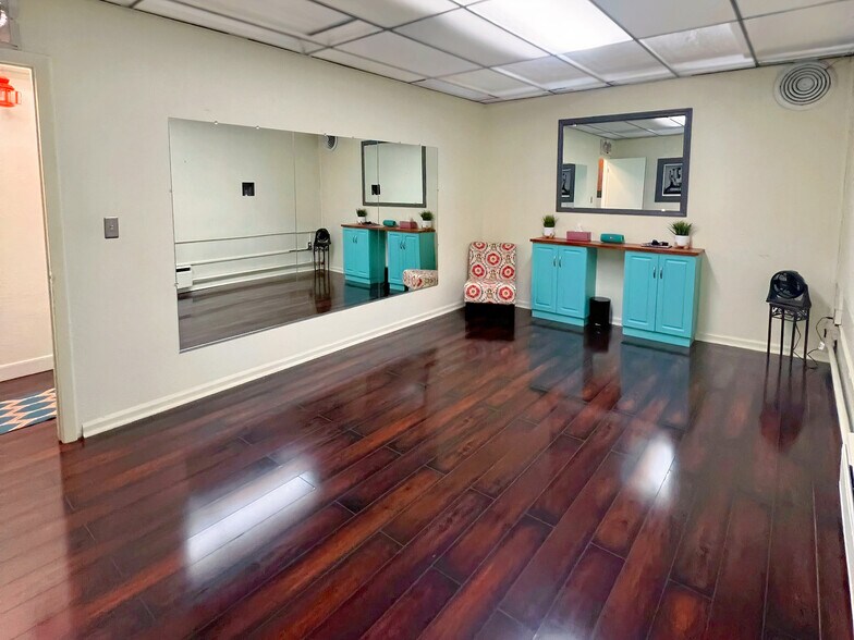 More Photos Of 520 Cherokee St, Denver Freestanding For Lease
