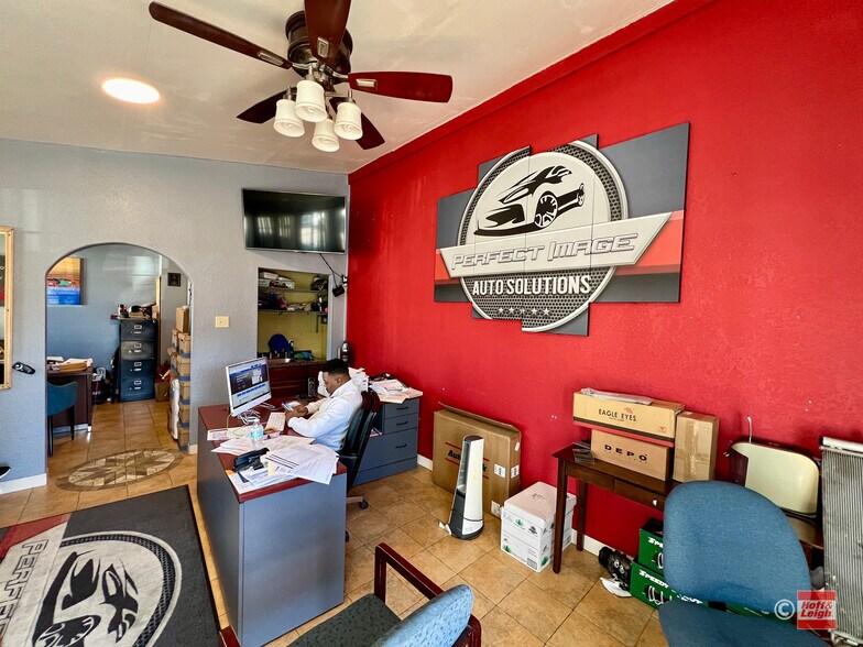 More Photos Of 5530-5536 W Colfax Ave, Lakewood Auto Dealership For Sale