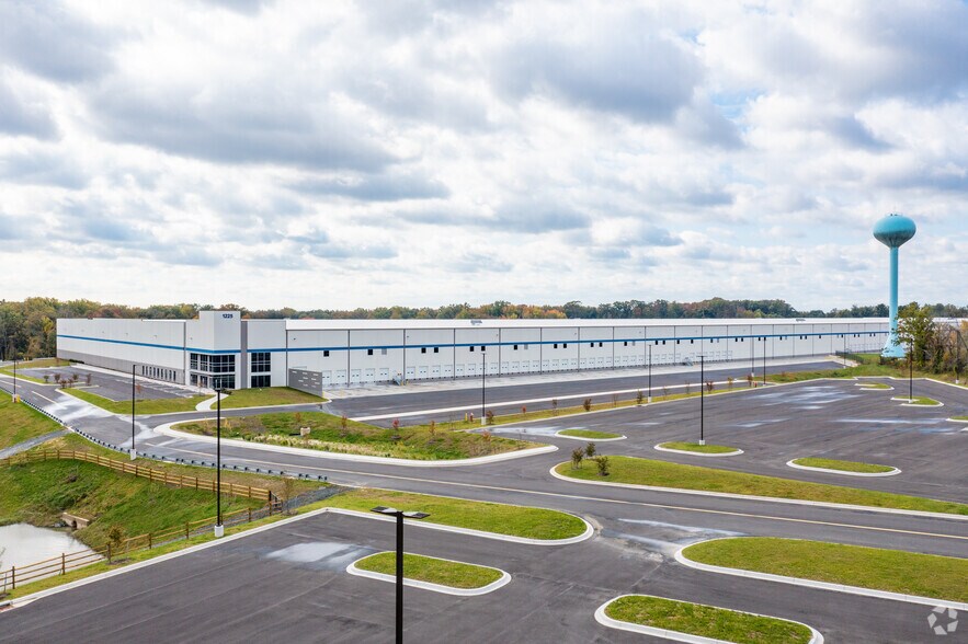 More Photos Of 1225 S Philadelphia Blvd, Aberdeen Distribution For Lease