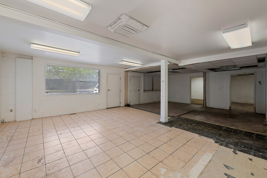 More Photos Of 3329 S Sue St, South Salt Lake Storefront Retail Office For Sale