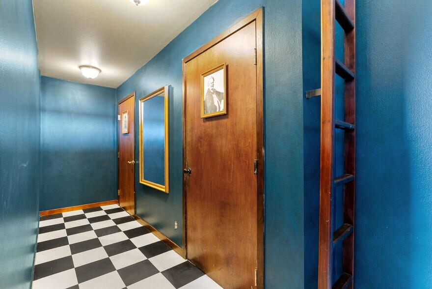 More Photos Of 205 Court St, The Dalles Restaurant For Sale