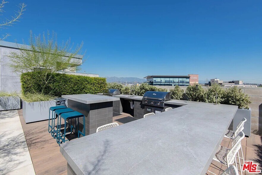 More Photos Of 500-530 S Hewitt St, Los Angeles Apartments For Lease