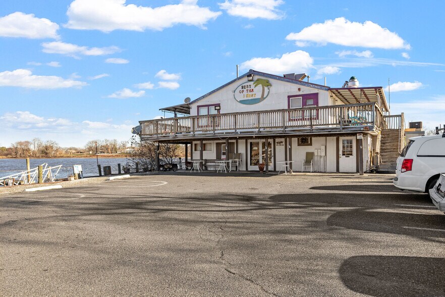 More Photos Of 625 Harrison St, Riverside General Retail For Sale