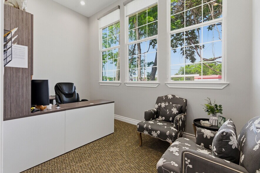 More Photos Of 21012 Eva St, Montgomery Freestanding For Sale