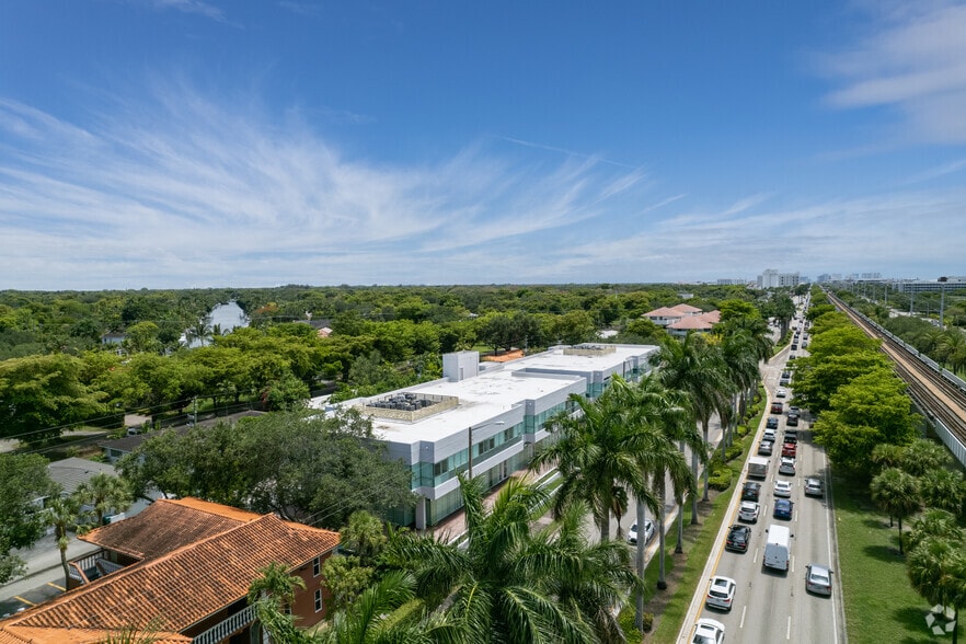 More Photos Of 770 S Dixie Hwy, Coral Gables Office For Lease