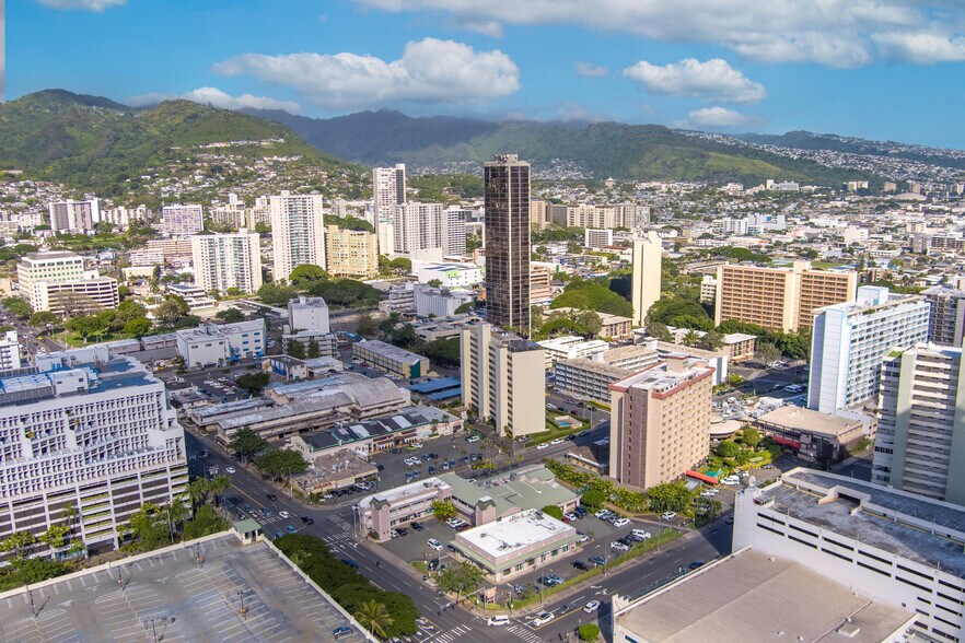 More Photos Of 735-745 Keeaumoku St, Honolulu Freestanding For Lease