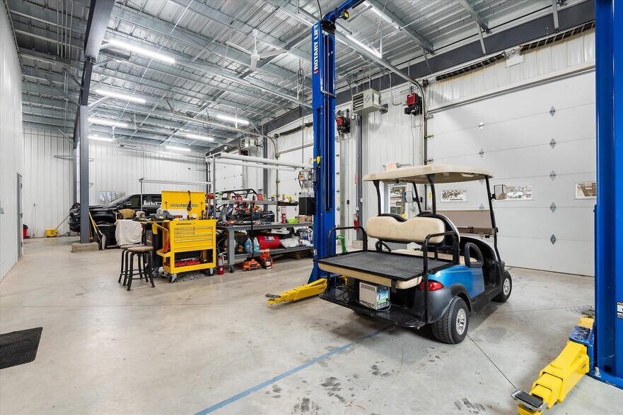 More Photos Of 86 Parsons St, Presque Isle Service Station For Sale