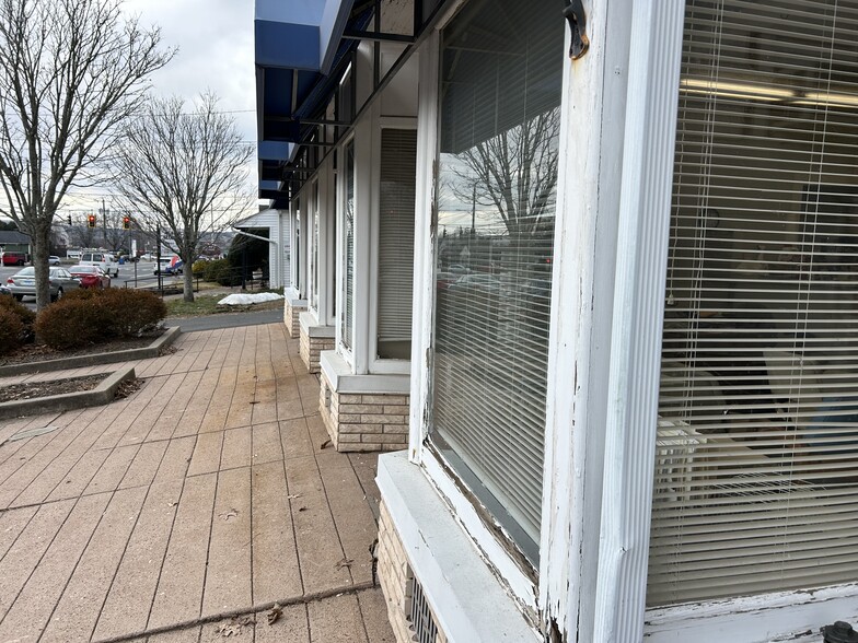 More Photos Of 252 Main St, Portland Storefront Retail Office For Sale
