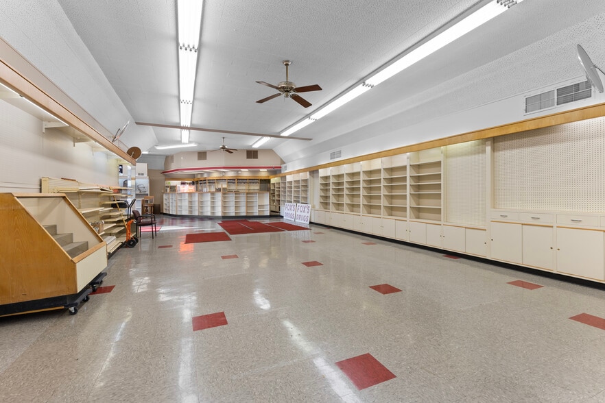 More Photos Of 10004 E 63rd St, Raytown General Retail For Sale