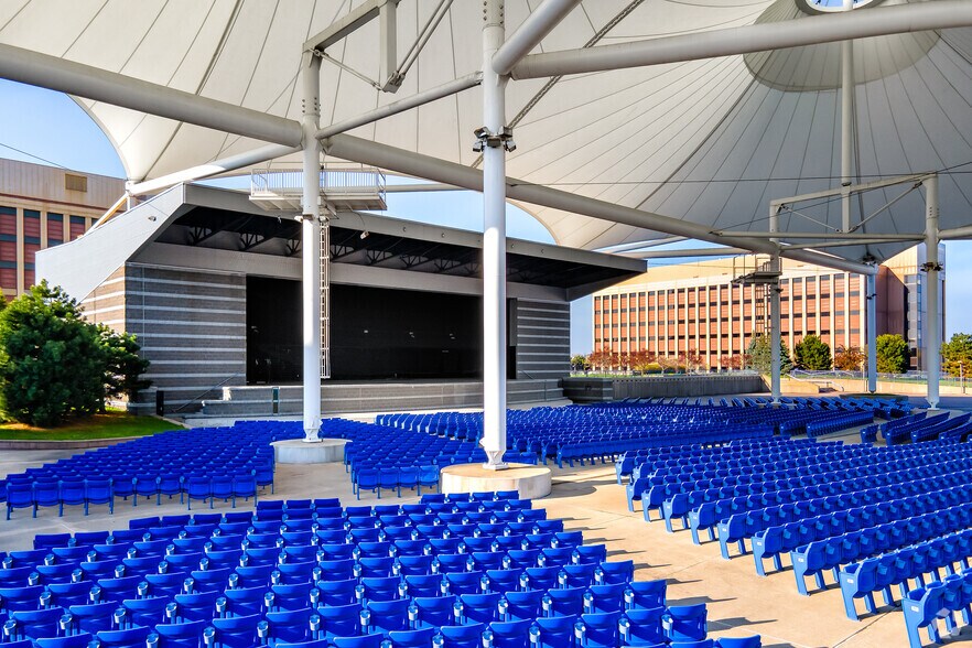 More Photos Of 31 E Judson St, Pontiac Unknown For Lease