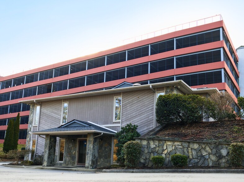 More Photos Of 6 Brooklet St, Asheville Medical For Sale