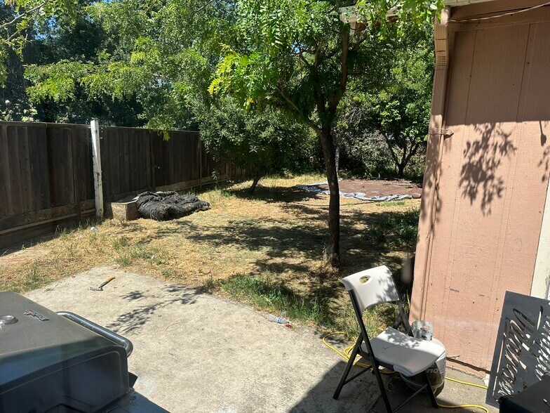 More Photos Of 3423-3425 Charleston Ct, Stockton Apartments For Sale