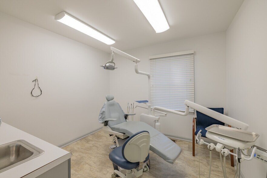 More Photos Of 1941 Euclid Ave, Bristol Medical For Sale