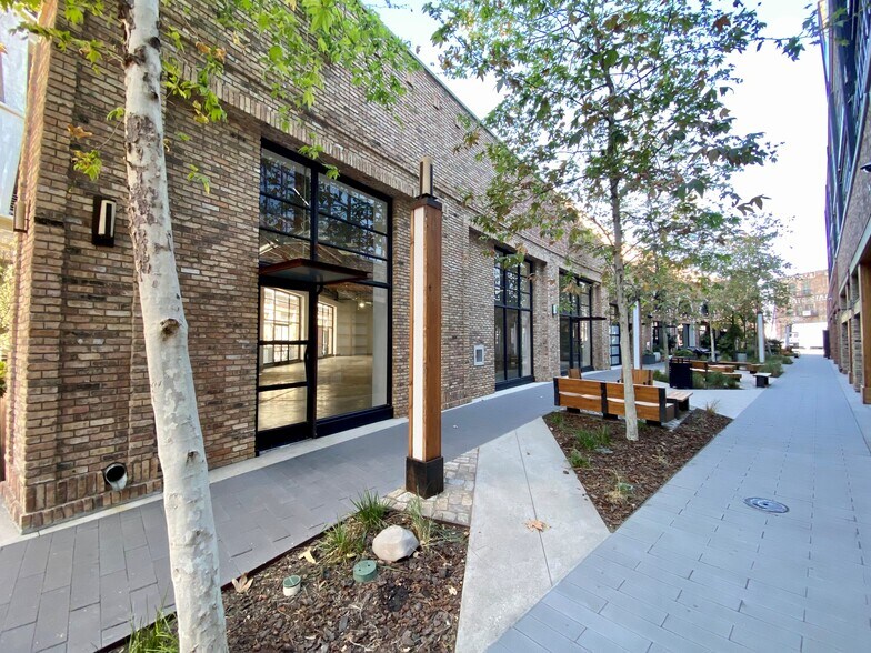 More Photos Of 555-581 Mateo St, Los Angeles Loft Creative Space For Lease