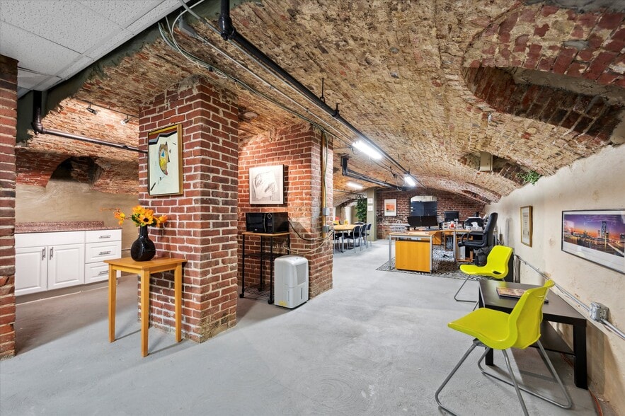 More Photos Of 136-138 N 2nd St, Philadelphia Apartments For Sale